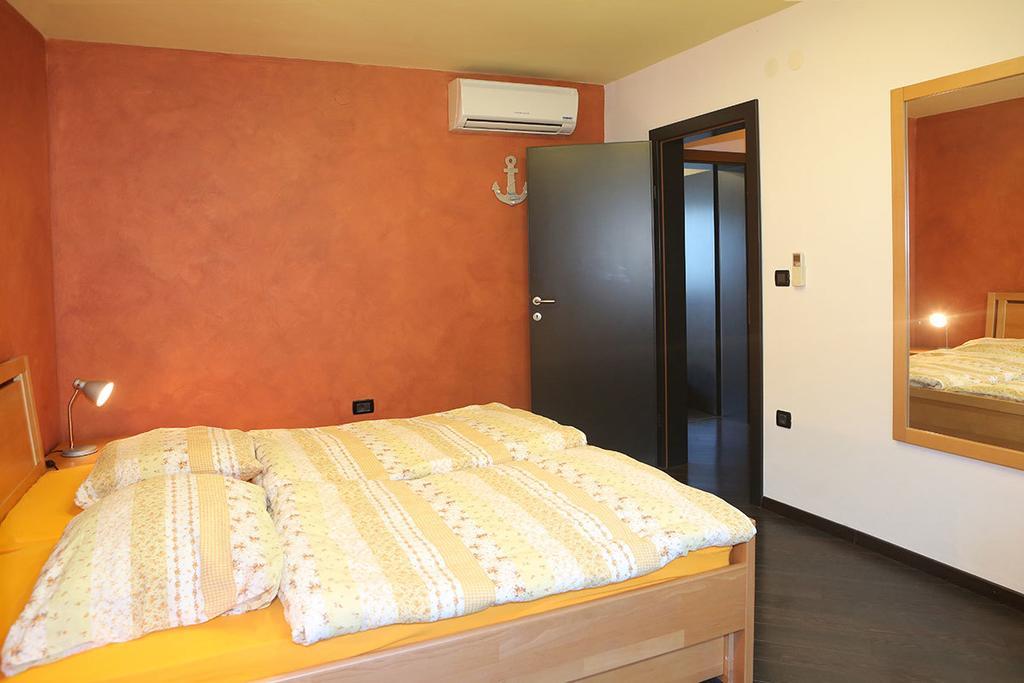 Apartments Ana City Ровінь Екстер'єр фото