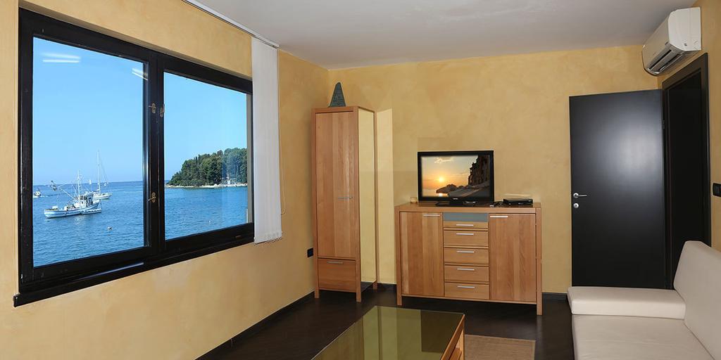 Apartments Ana City Ровінь Екстер'єр фото