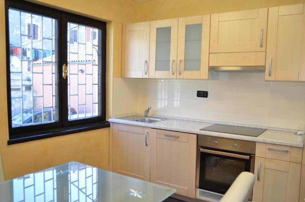 Apartments Ana City Ровінь Екстер'єр фото