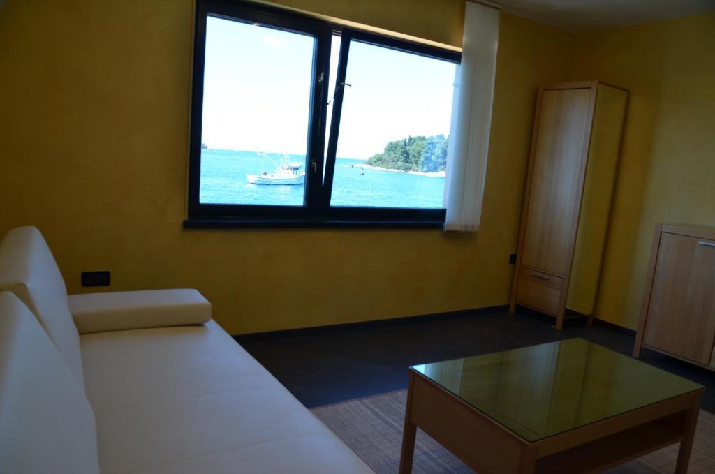 Apartments Ana City Ровінь Екстер'єр фото